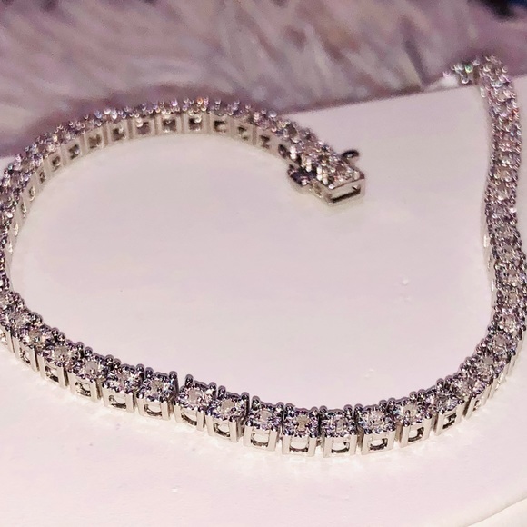 Real diamond tennis bracelet 1/2 ct Si Diamond Free appraisal, posh authenticate - Picture 4 of 8